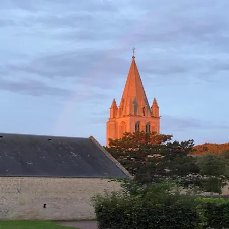 Near Omaha Beach, Cleaning Included Asnieres-en-Bessin